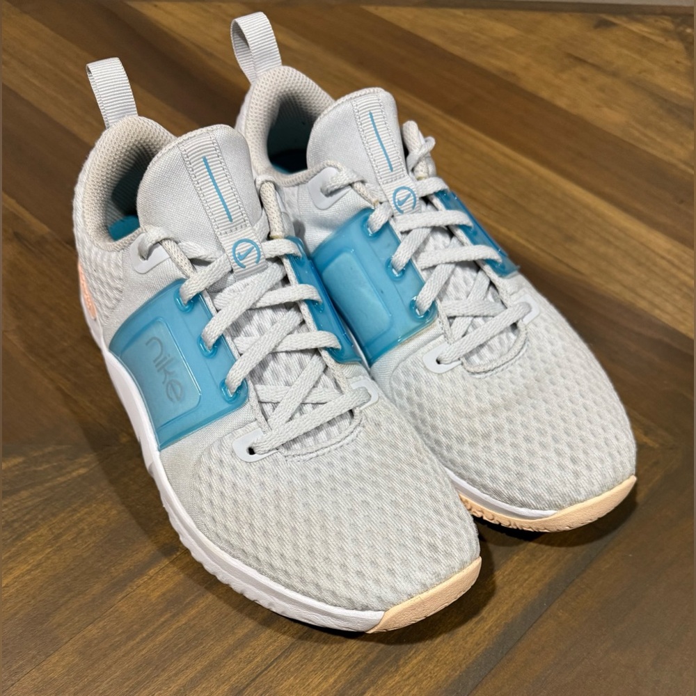NIKE Renew In Season TR 10 Shoes Pure Platinum Metallic Silver Blue Women's 8